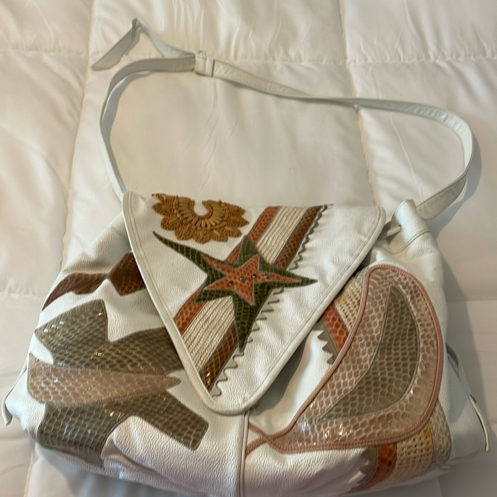 Need a nice purse ? Look no further